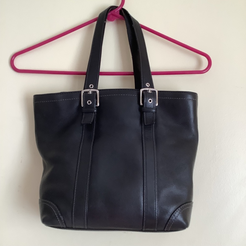 Coach Leather Purse - Picture 13 of 16